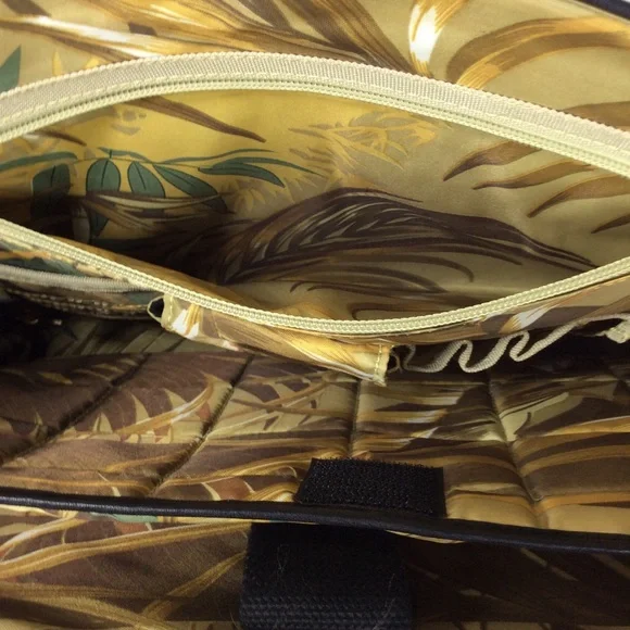 Tommy Bahama Genuine Leather Messenger Computer Briefcase Bag